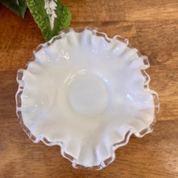 Vintage Fenton Silver Crest Milk Glass Ruffled Edge Pedestal Bowl Centerpiece‎ - Picture 7 of 7